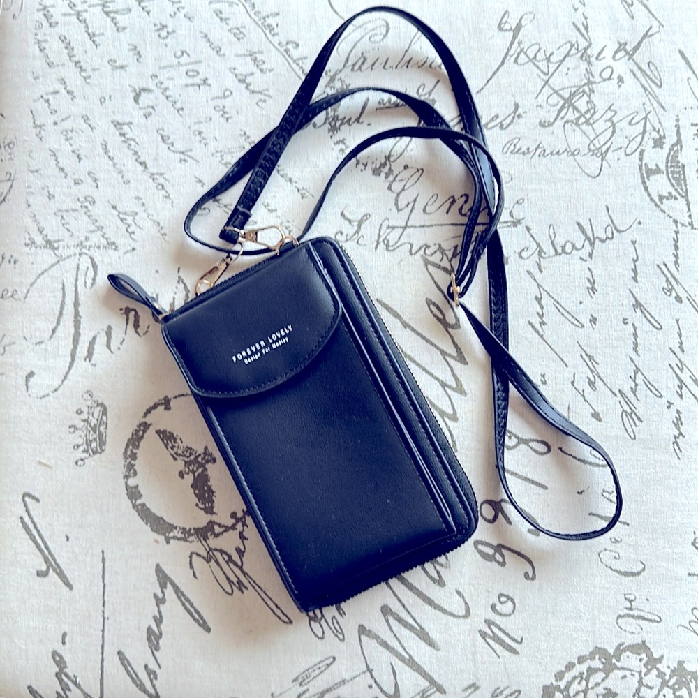 NWOT Forever lovely cross body purse